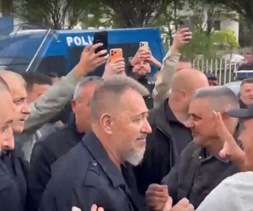 Lushtaku arrin në stacionin policor, pritet të nisë intervistimi i tij