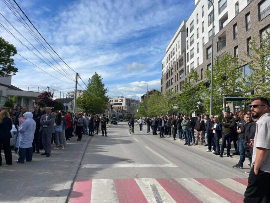 OVL UÇK-ja bën thirrje për mobilizim në Skenderaj në mbështetje të Sami Lushtakut