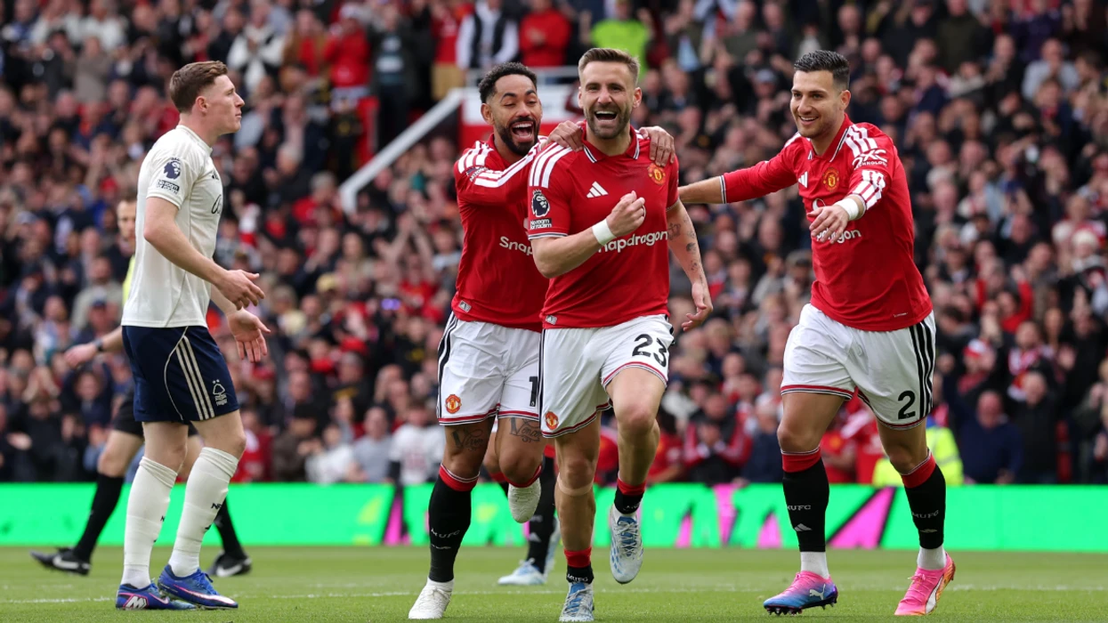 Spektakël me pesë gola, Man Utd triumfon ndaj Nottingham Forest