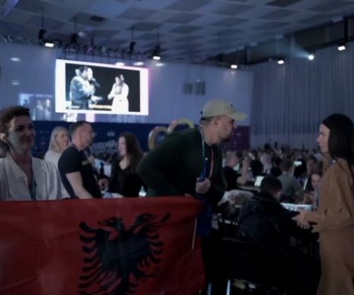 Incident në Eurovision, delegacionit serb i pengon flamuri i Kosovës [Video]