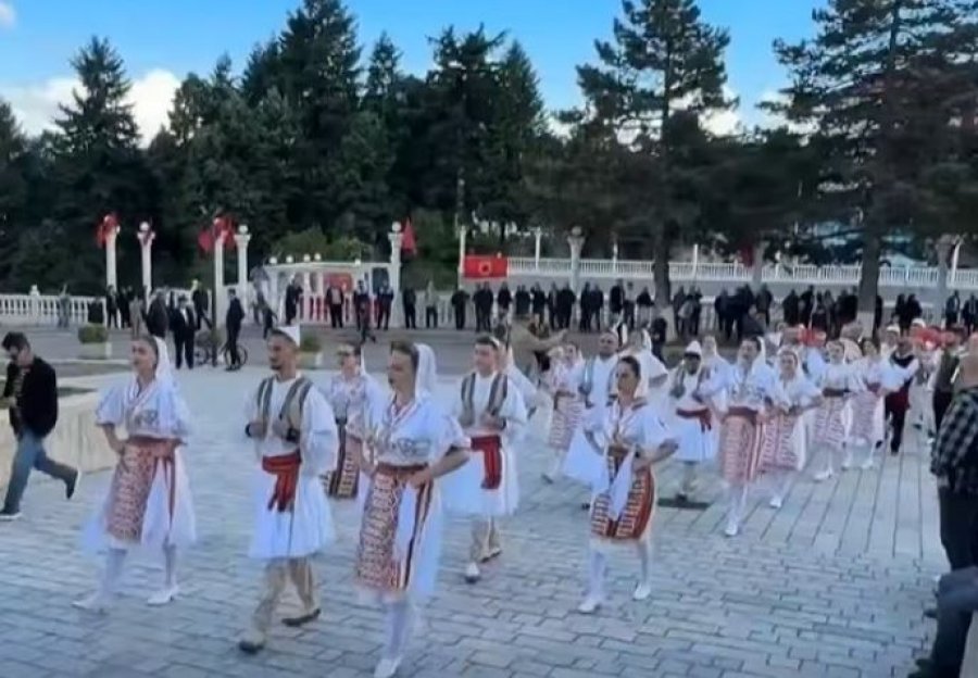 “Sofra Dardane” bashkon shqiptarët në Tropojë