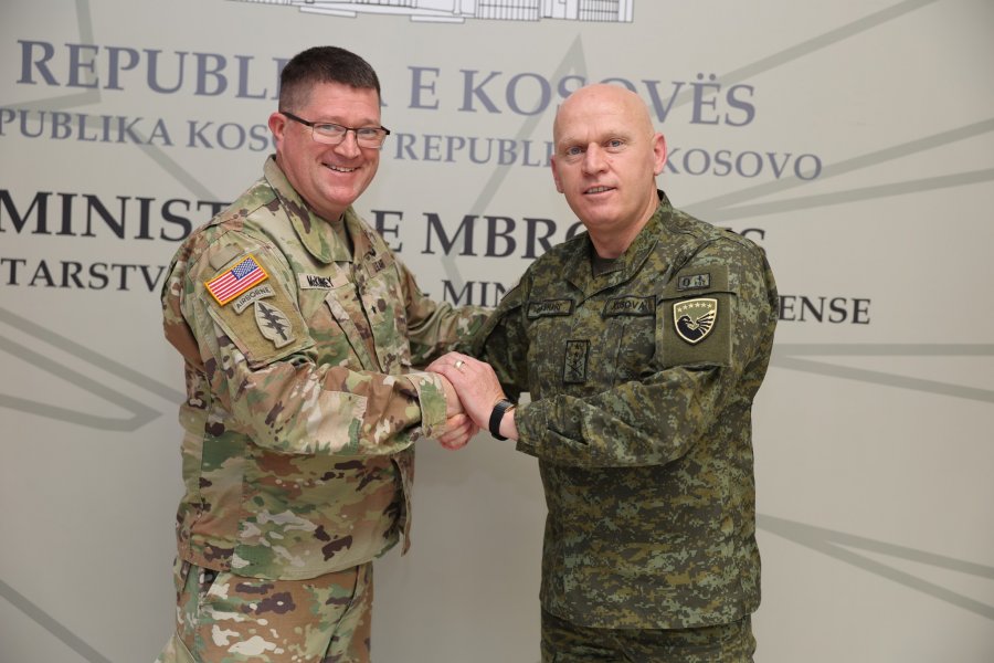 FSK-ja drejt fazës finale të tranzicionit, gjenerali amerikan riafirmon mbështetjen