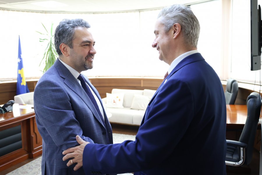 Hargreavesi takon Radoniqin, i jep mbështetje për zgjedhjet e 7 qershorit