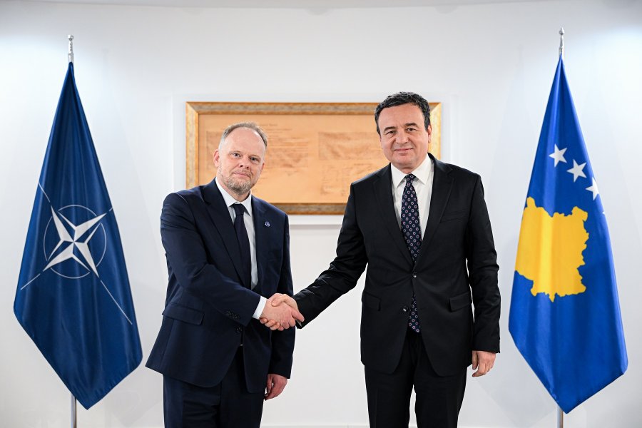 Kurti takon zyrtarin e lartë të NATO-s, diskutohet për sigurinë dhe themelimin e xhandarmërisë së Kosovës