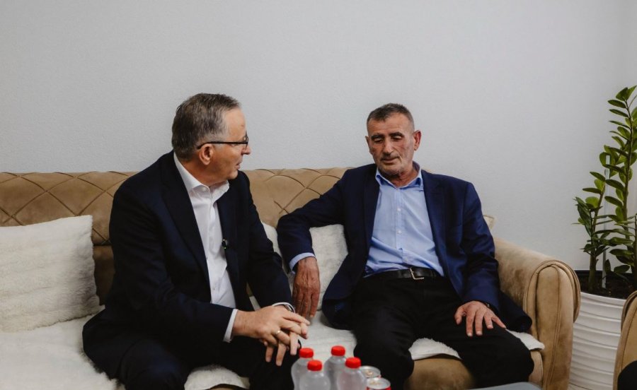 Hamza vizitë në Vushtrri: Familjet kosovare përballen me çmime të larta dhe paga të pamjaftueshme