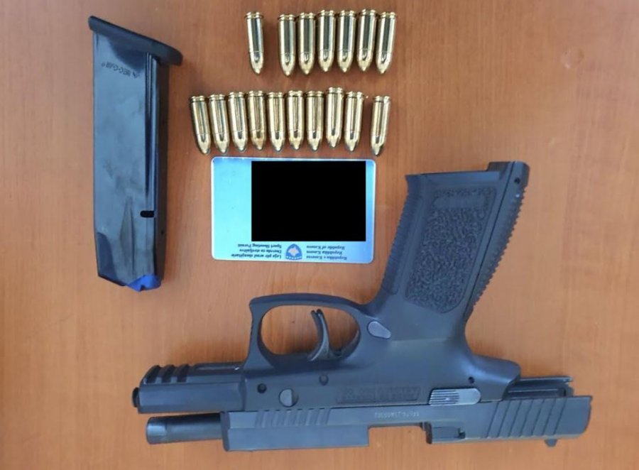 Arrestohen dy persona në Pejë dhe Istog, policia u konfiskon armë dhe municion