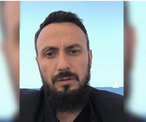 Aktivisti shqiptar largohet nga Izraeli me avion drejt Turqisë