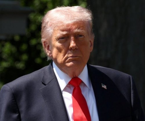 SHBA-ja kundërshton taksat në Ngushticën e Hormuzit, Trumpi zotohet të marrë uranium nga Irani