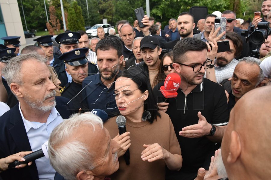 Pacolli: Komuna e Pejës i ka “mbyllur veshët”, vendimi për Rugovën është i përkohshëm