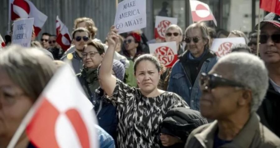 Banorët e Grenlandës protestojnë kundër Trumpit jashtë konsullatës së re amerikane