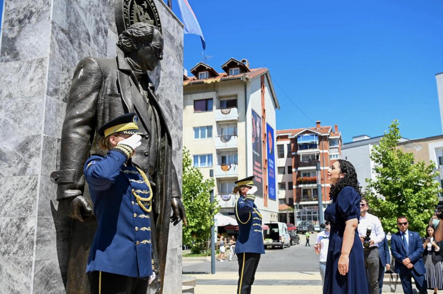 Dita e Presidentit, Osmani: Rugovizmi mbetet udhërrëfyes i shtetit të Kosovës