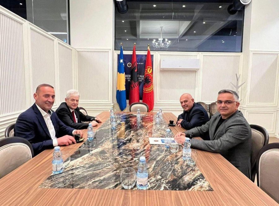 Ahmeti uron Gjinin për zgjedhjen si kryetar i AAK-së: Suksese në këtë përgjegjësi të re