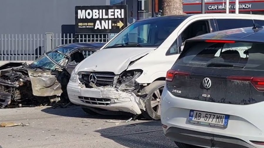 E rëndë në Elbasan, automjeti përplas për vdekje një 7-vjeçar