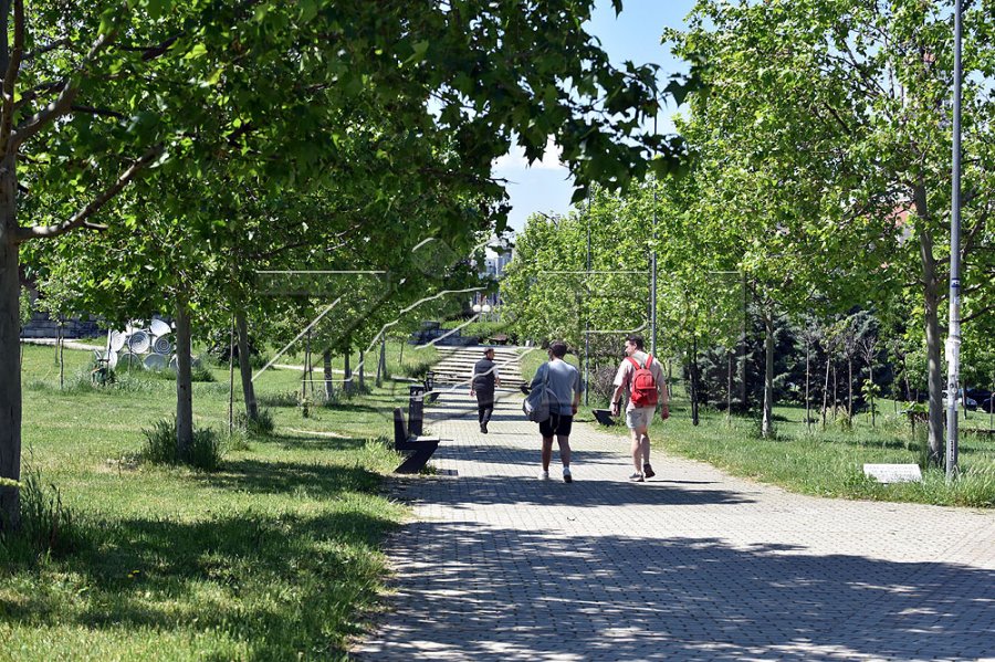 Shi e diell, temperaturat deri në 27°C