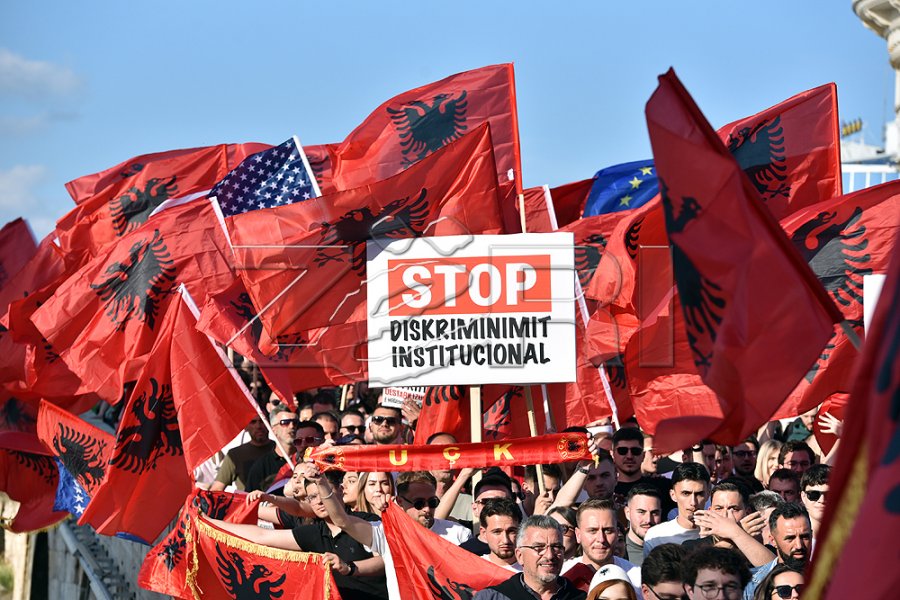 Sot protestë në Tiranë, në mbështetje të studentëve shqiptarë në Maqedoni të Veriut