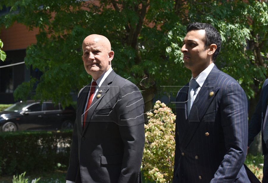 Kongresistët amerikanë nisin takimin me Kurtin