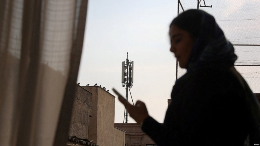 Interneti rikthehet pjesërisht në Iran, pas 88 ditësh bllokade