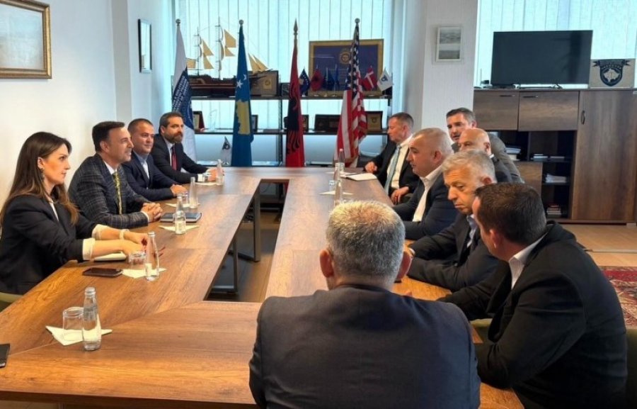 Dibrani pret në takim drejtorin e Burgjeve të Shqipërisë, Adriatik Kupi