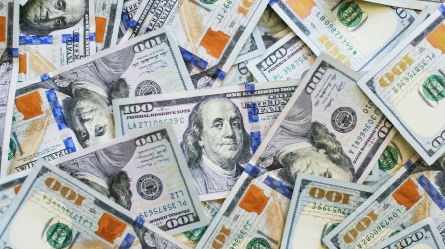 Shkoi të blinte bukë, kthehet në shtëpi me 500 mijë dollarë - fitoi lotarinë
