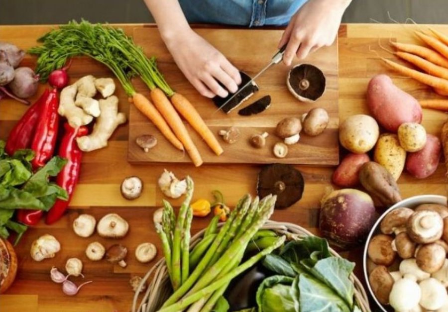 Dieta për të ulur acidin urik dhe peshën