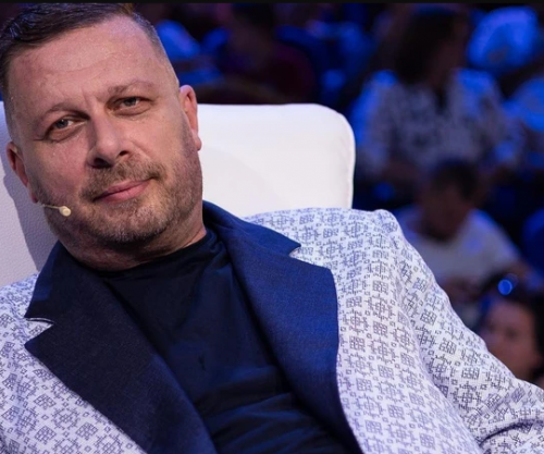 Policia në shtëpinë e Adi Hilës, reagon kompozitori: Jam i tronditur, më kanë hakuar