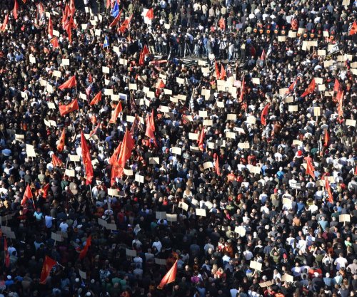 Associated Press për protestën në Prishtinë: Më e madhja mbarëkombëtare deri tani kundër Speciales