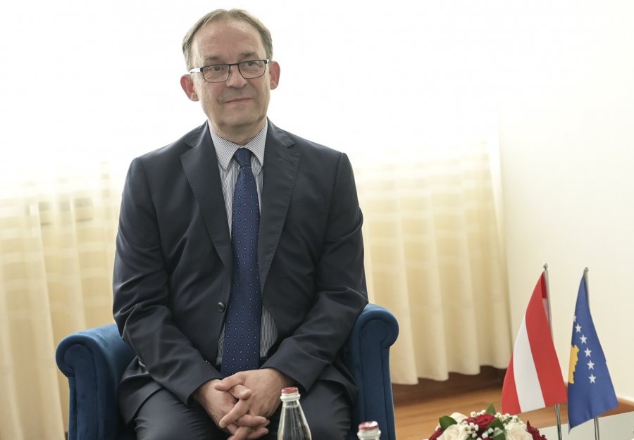 Ambasadori austriak: Duhet të ketë stabilitet dhe siguri në Ballkan, kjo përfshin hapa drejt statusit kandidat për Kosovën