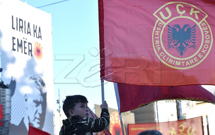 Vendoset simboli i UÇK-së në Qeveri, Çitaku: UÇK-ja ka nevojë për mbrojtje shtetërore