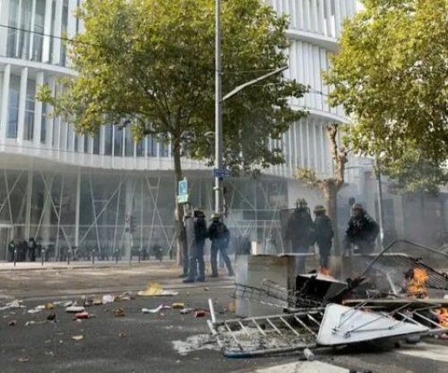 Protestat e nxënësve përshkallëzohen në Francë, mbi 500 shkolla përballen me ndërprerje mësimi