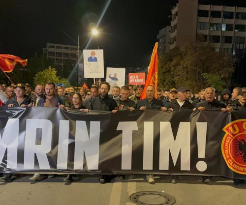 Protestuesit para Ministrisë së Drejtësisë: Procedojeni ligjin, në tavolinë e keni dinjitetin e popullit