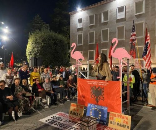Qytetarët në ditën e 125-të në protestë para Kryeministrisë