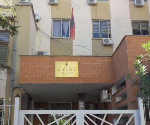 Gjykata e Fierit cakton masën për këngëtarin Erind Xhaferi
