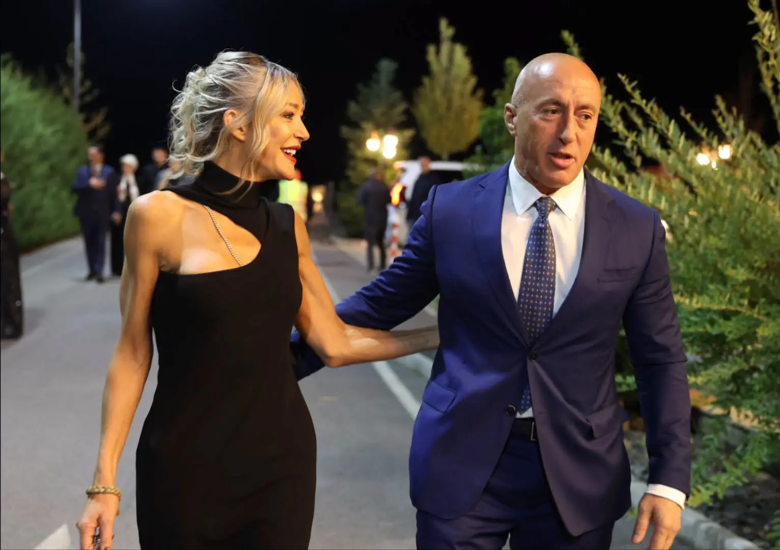 Haradinaj uron Kushtrimin dhe Aurorën për martesën: Shumë fat e lumturi