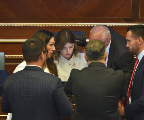 Diskutime mes Haxhiut dhe shefave të grupeve parlamentare, pritet mocion për Specialen