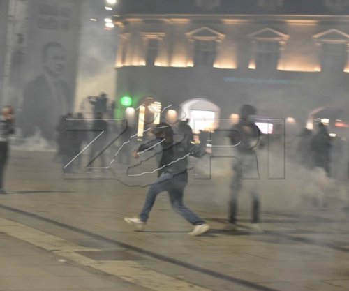Vazhdon protesta para Qeverisë së Kosovës, hidhet sërish gaz lotsjellës