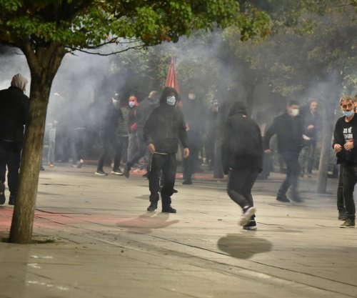 Syla: 12 të lënduar gjatë protestës, në mesin e tyre edhe një polic