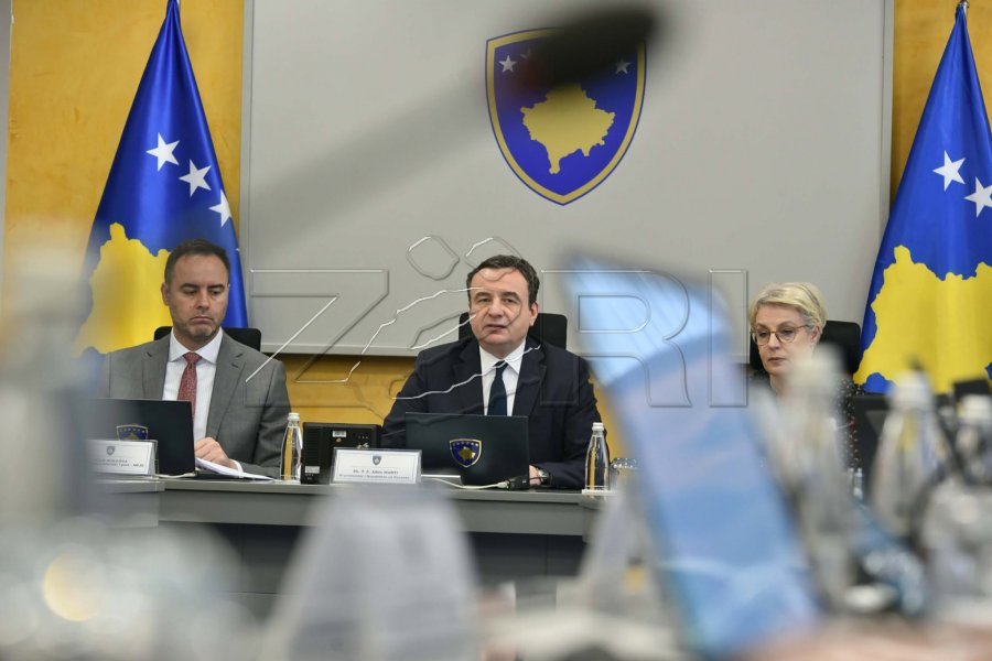 Qeveria zhvillon mbledhjen e pestë, miraton disa projektligje dhe programe