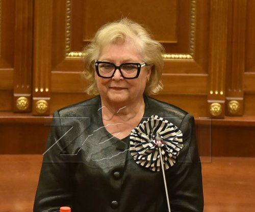 Rita Ora i gëzohet zgjedhjes së presidentes Shiroka-Pula, e përcjell seancën e jashtëzakonshme