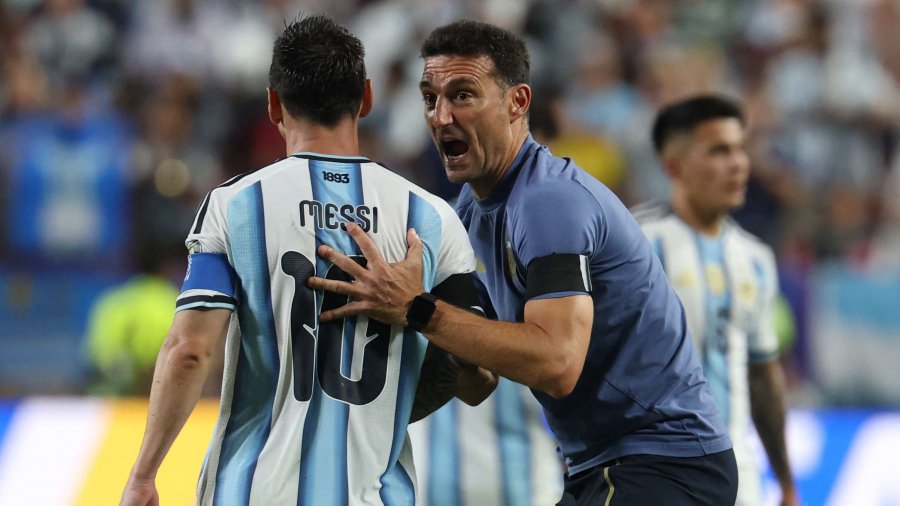 Scaloni emocionohet për Messin: “Duhet të lindë një jashtëtokësor që të shfaqet diçka e tillë”