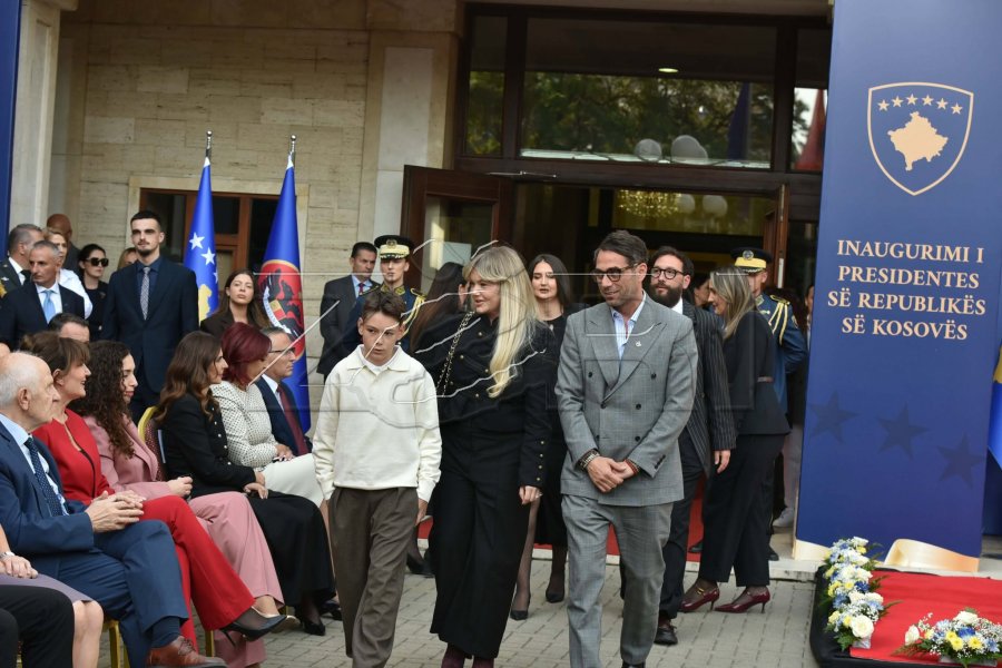 Familjarët e presidentes Shiroka-Pula arrijnë në ceremoninë inauguruese