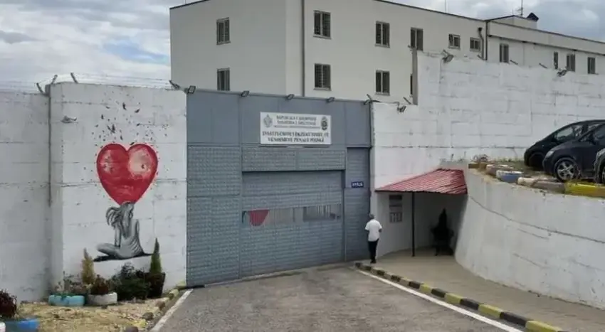 Lirohet 33-vjeçarja që ndodhej në burg me foshnjën në Shqipëri