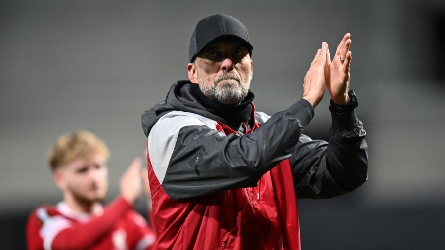 Liverpooli e nderon Kloppin me statujë prej bronzi në Anfield