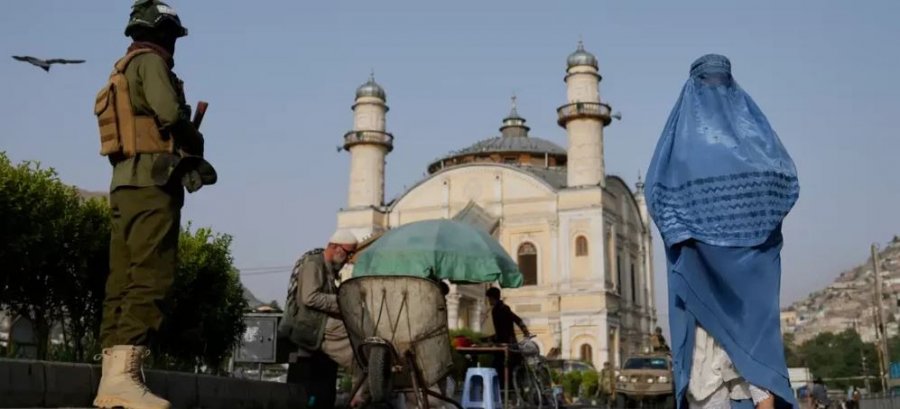 OKB: Mbi 50 gra u arrestuan në Afganistan për shkelje të kodit të veshjes