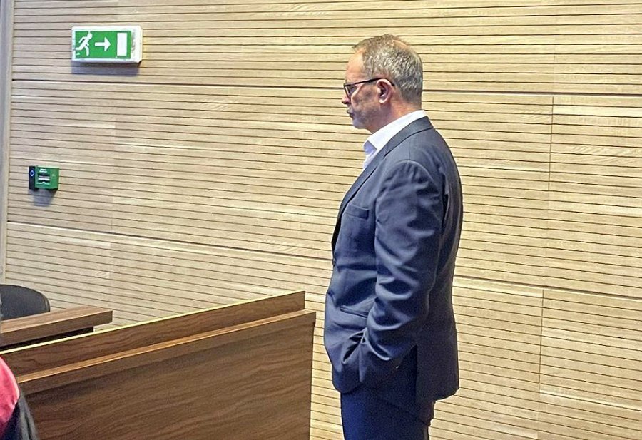 Mbrojtja kërkon përjashtimin e kryetares së trupit gjykues, ndërpritet seanca ndaj Nagip Krasniqit