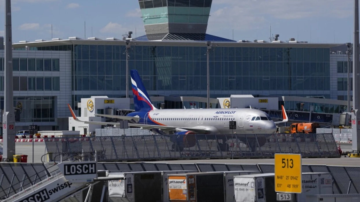 Sulmohet aeroporti i Moskës
