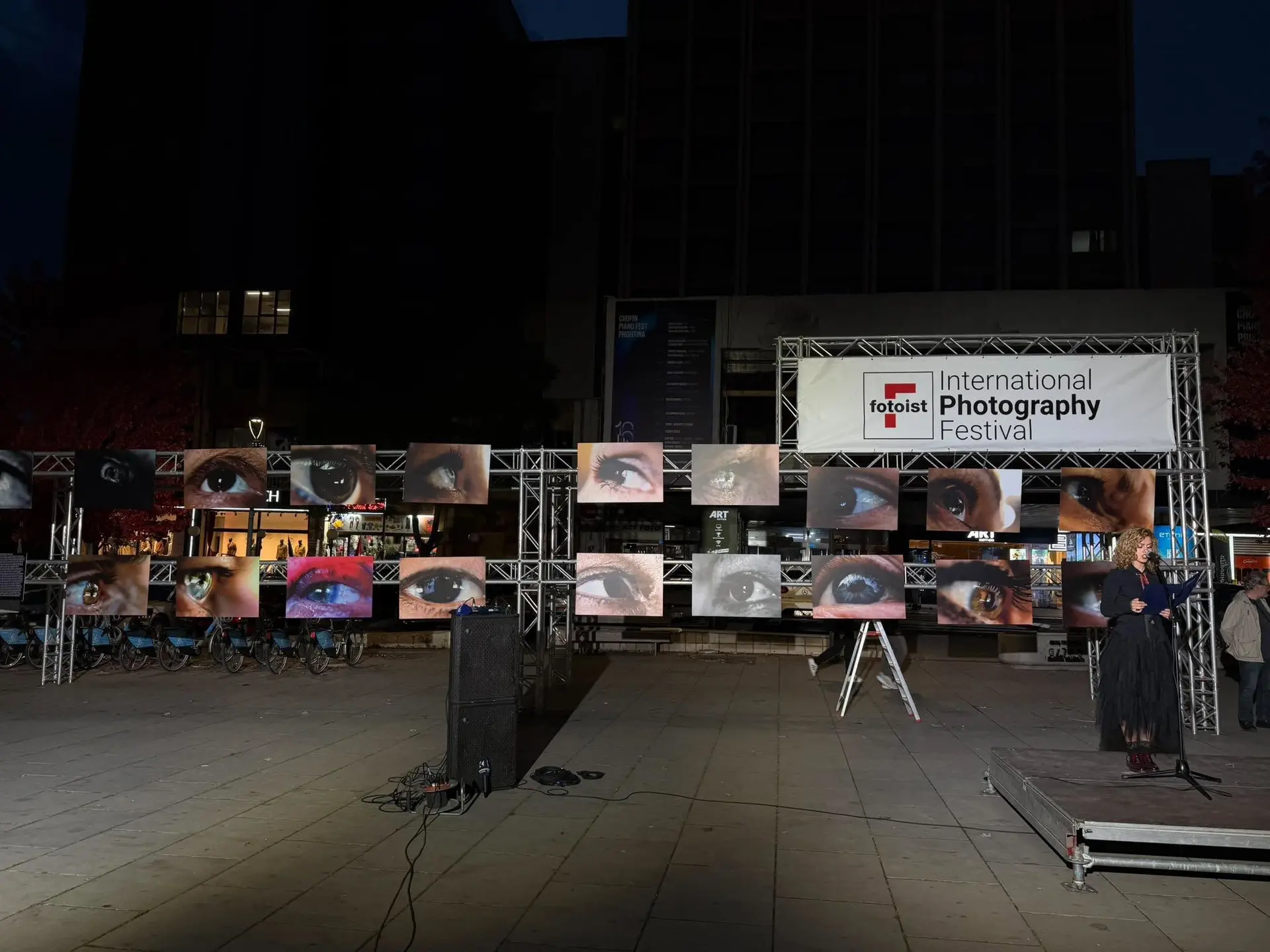 “Në sytë e tjetrit” hap Festivalin e Fotografisë në Prishtinë
