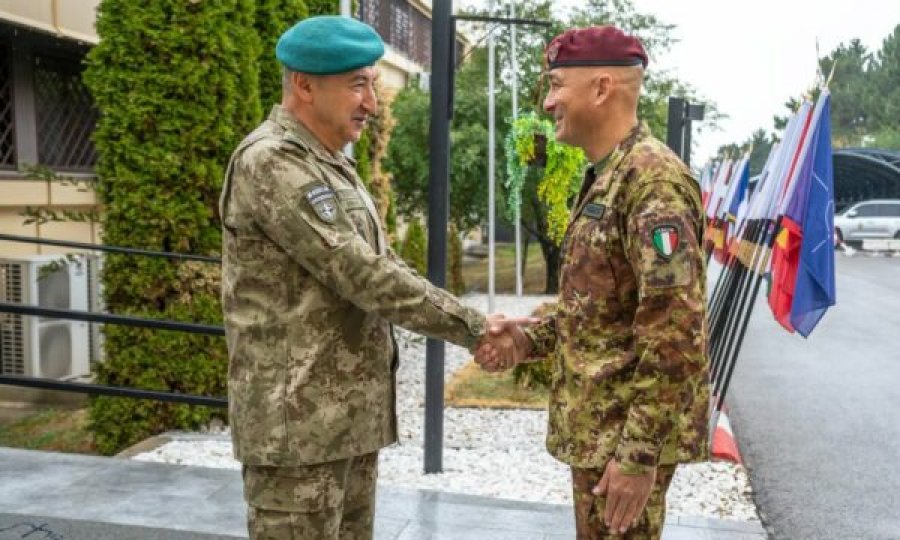 Komandanti i ardhshëm i KFOR-it, Roberto Vergori, takohet me gjeneralin Ulutas