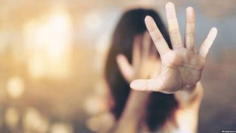 Arrestohet një person në Pejë, dyshohet se dhunoi një vajzë të mitur 