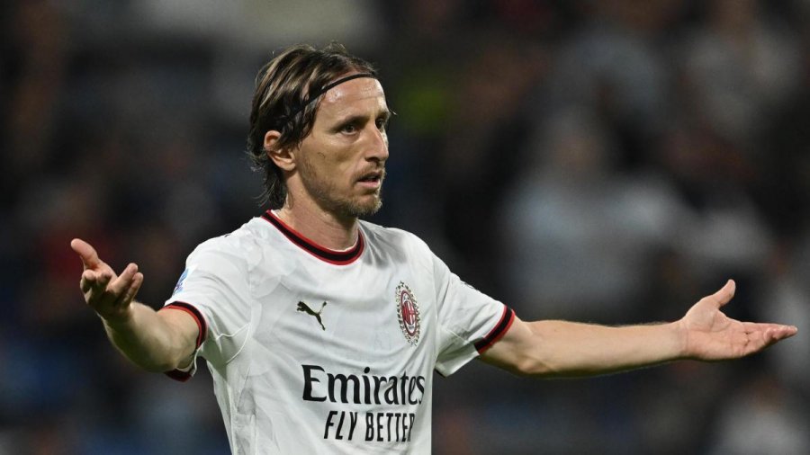 Milani dhe Juventusi ngecin, Lazio fluturon në renditjen e Serie A