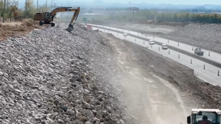 Në autostradën “Ibrahim Rugova” vazhdojnë punimet për parandalimin e rreziqeve